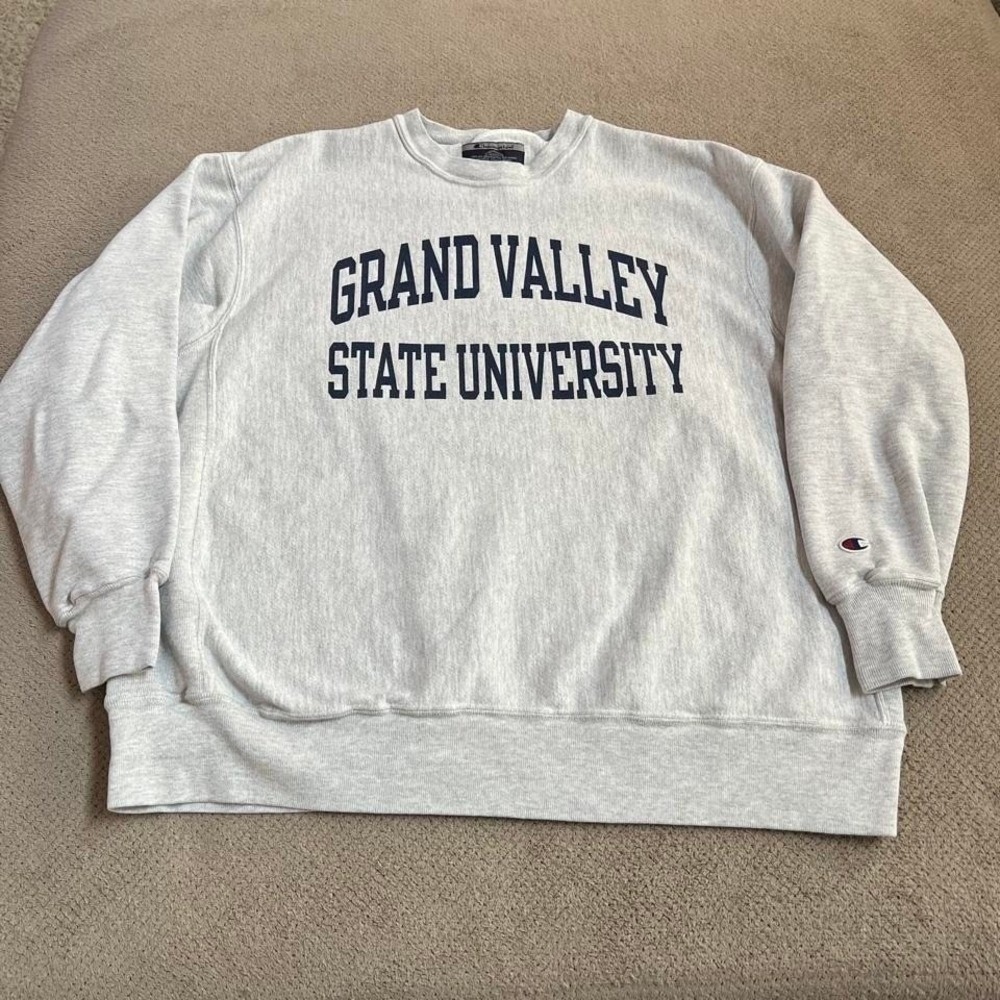 Vintage 2000s Champion Reverse Weave Grand Valley State University Sweatshirt XL